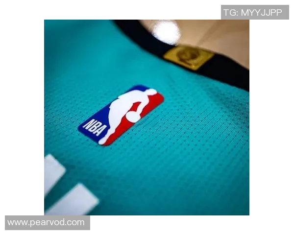 经典配色重现！马刺推出全新城市版球衣及复古球场地板