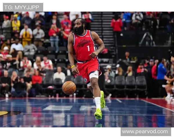 快船无缘24分逆转绿军：哈登37+7+8末节18分丢绝平球 布朗33+12