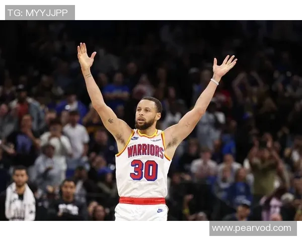 巴恩斯轰23+25抢爆勇士，库里39+3难救主，科尔弃用大个被质疑