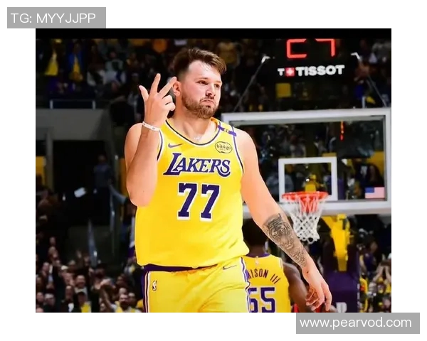 湖人主场迎战76人 詹姆斯东契奇领衔出战