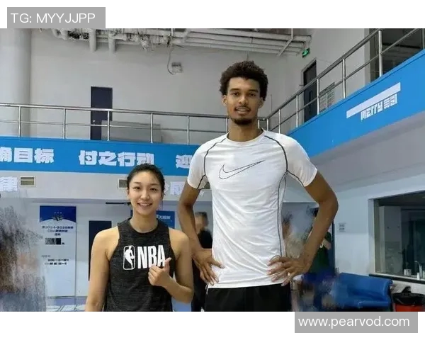 文班亚马去年前往少林寺是完美时机,我学了一系列新动作